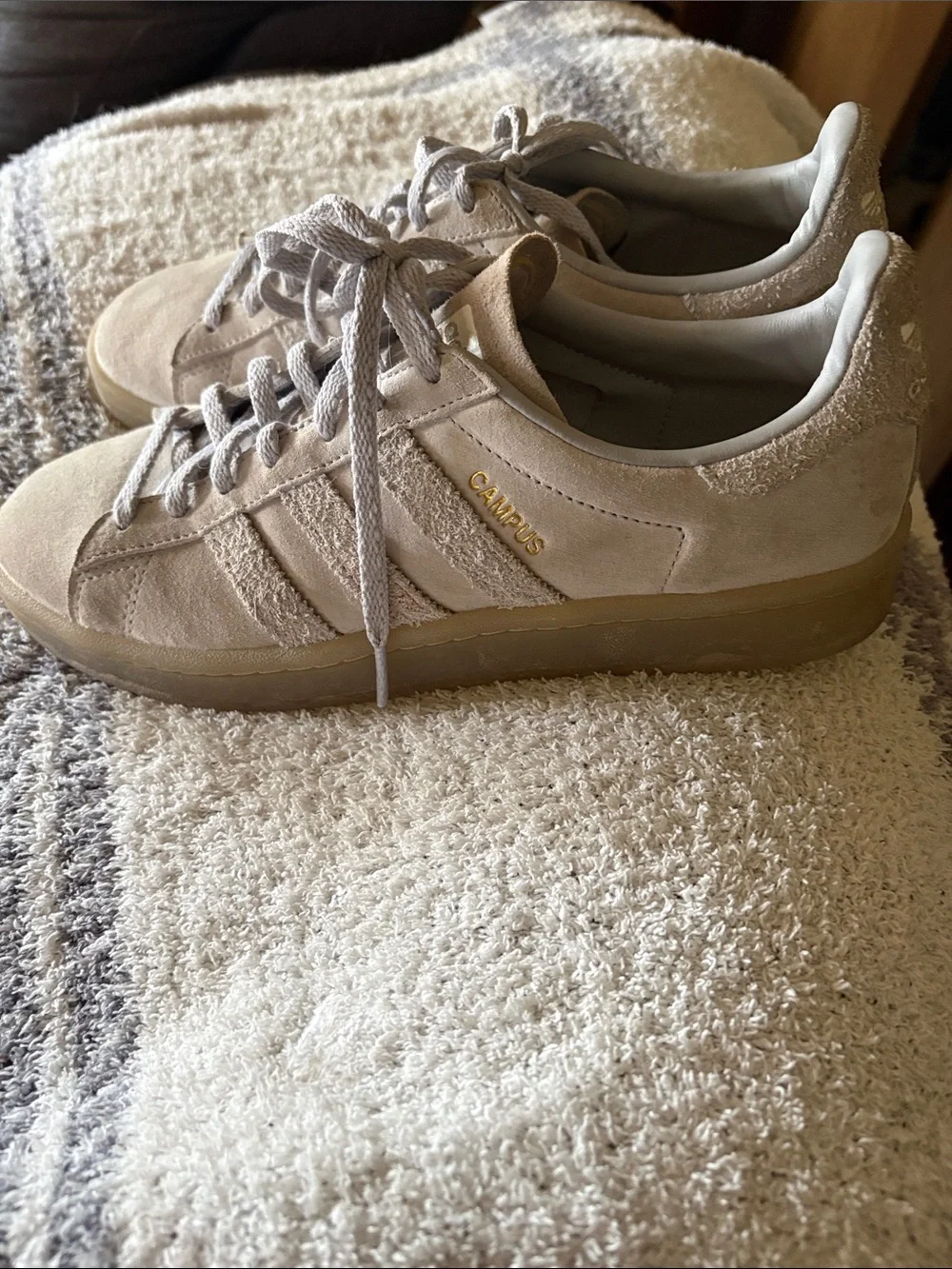 Women’s Suede Casual Sneakers in grey